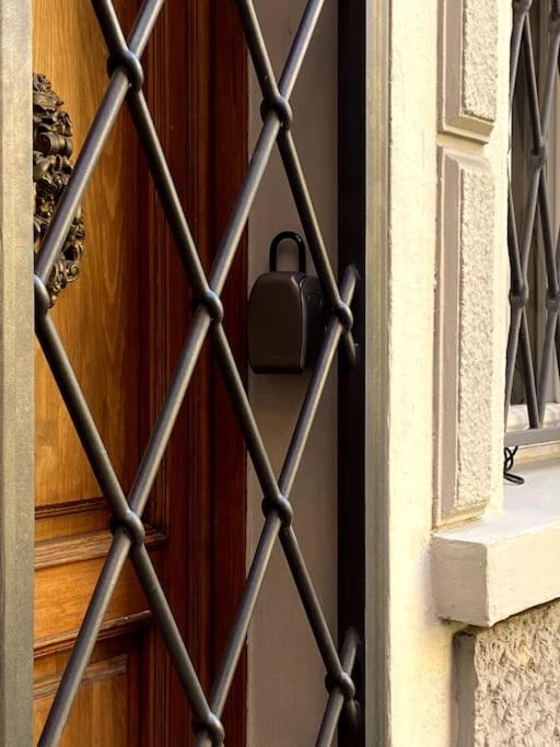 Apartament Ground Floor Luxe Historic Studio City Centre Bolonia Zewnętrze zdjęcie